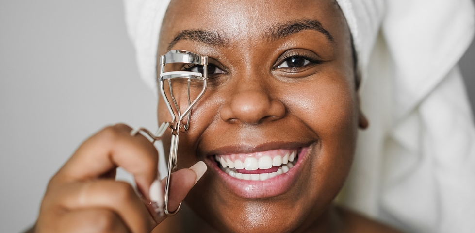 How to use eyelash curlers: for long-lasting curled eyelashes