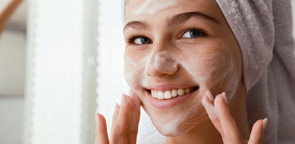 Hautpflege für Teenager – mit deiner ersten Skincare Routine zu einem reinen Teint