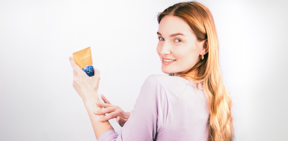 Sonnencreme Flecken entfernen: So wirst du die Rückstände wieder los