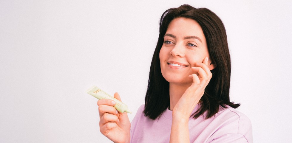 Falten wegschminken: Mit diesen Tricks zum frischen Look