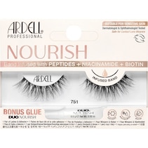 Full, voluminous eyelashes